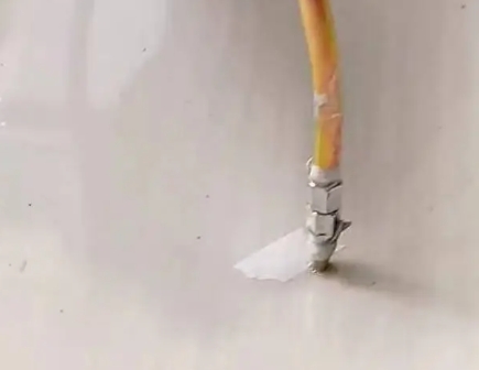 随州瓷砖空鼓维修公司专业解答在瓷砖铺贴过程中，如果使用的砂料过粗（如全部使用了粗砂），可能会导致以下问题